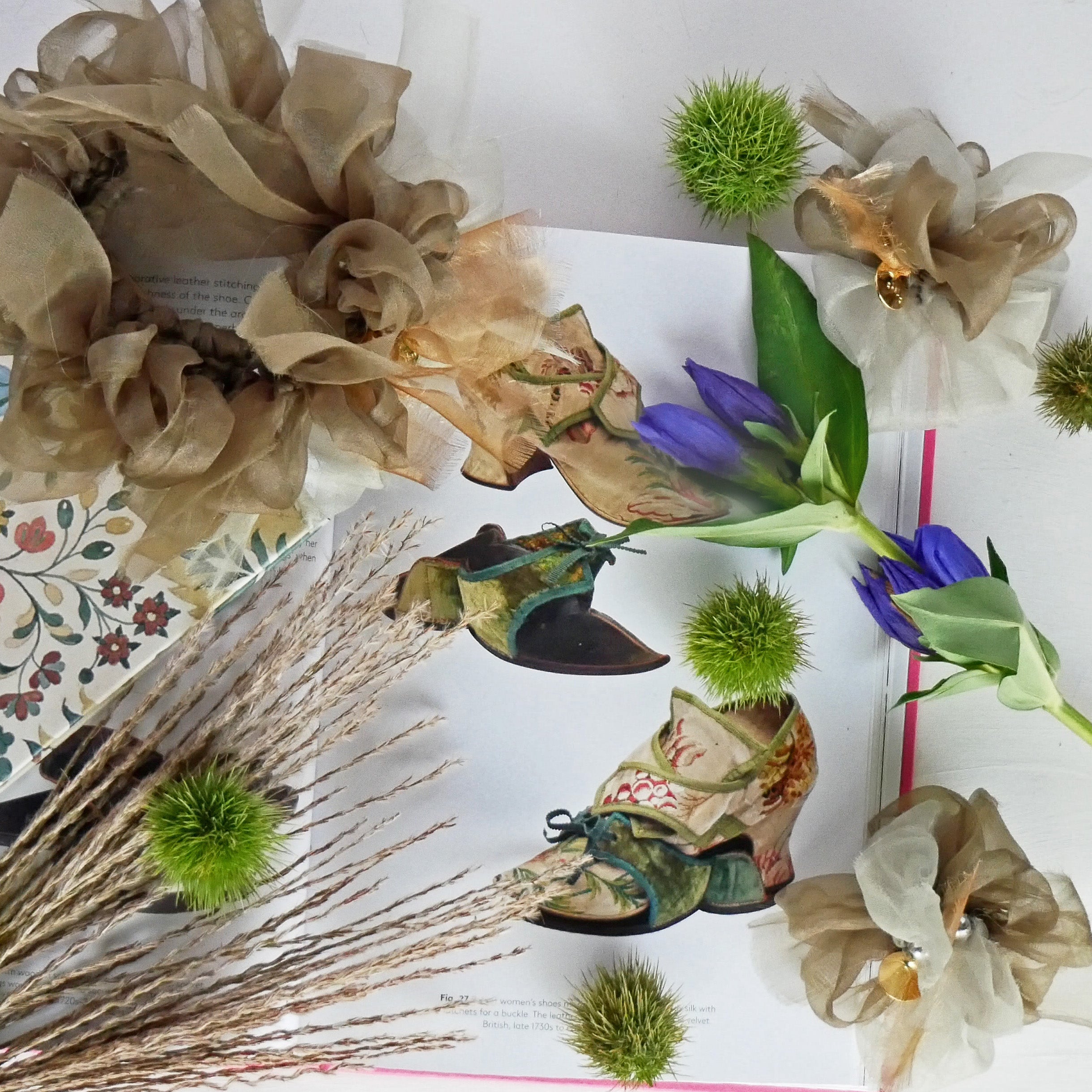 【未使用】咲き編みフラワー ハンドメイド 作家chiko クラッチバッグ カーキ バッグ・ポーチ – 咲き編みアーティストchiko