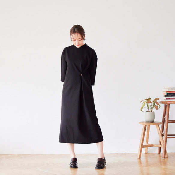 リボンで七変化！毎日が楽しくなる万能ワンピース｜ブラック – 咲き
