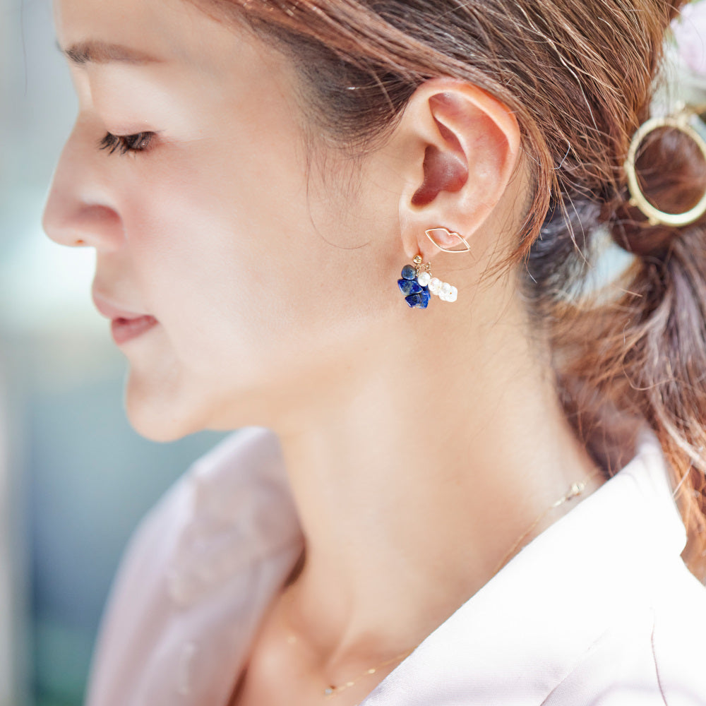 ラピスラズリ｜誕生石とパールのループ｜ピアス/イヤリング – 咲き編み