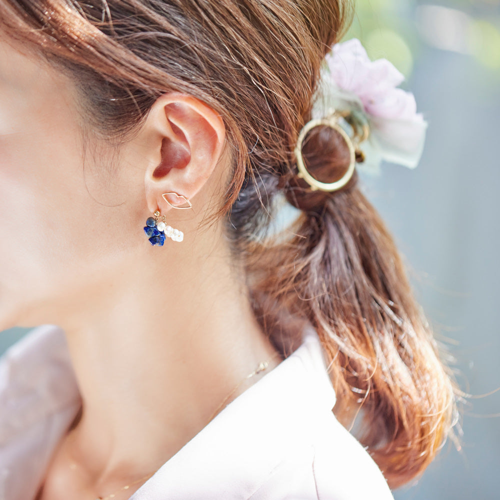ラピスラズリ｜誕生石とパールのループ｜ピアス/イヤリング – 咲き編み