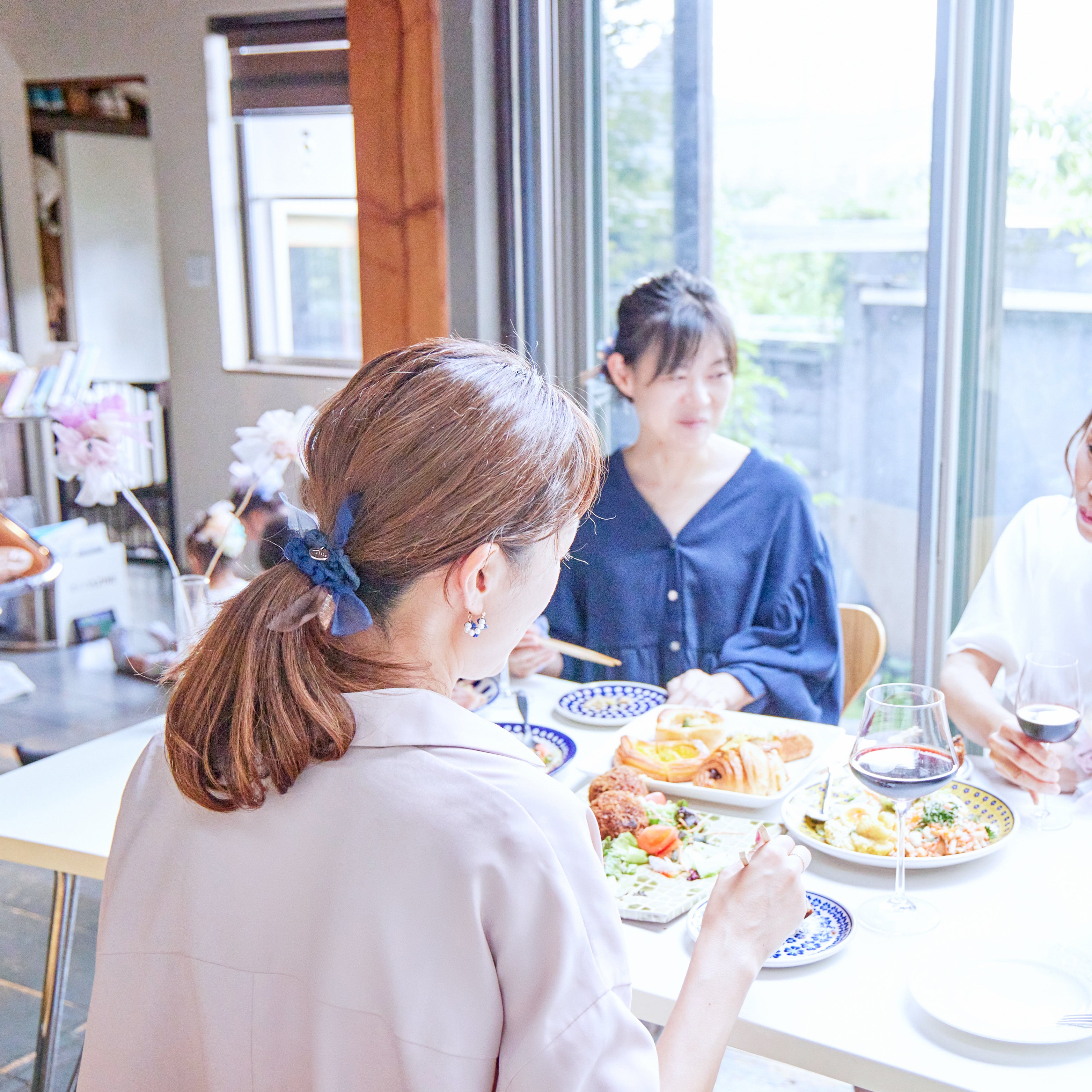 彩る咲き編みヘアゴム｜アズーロ