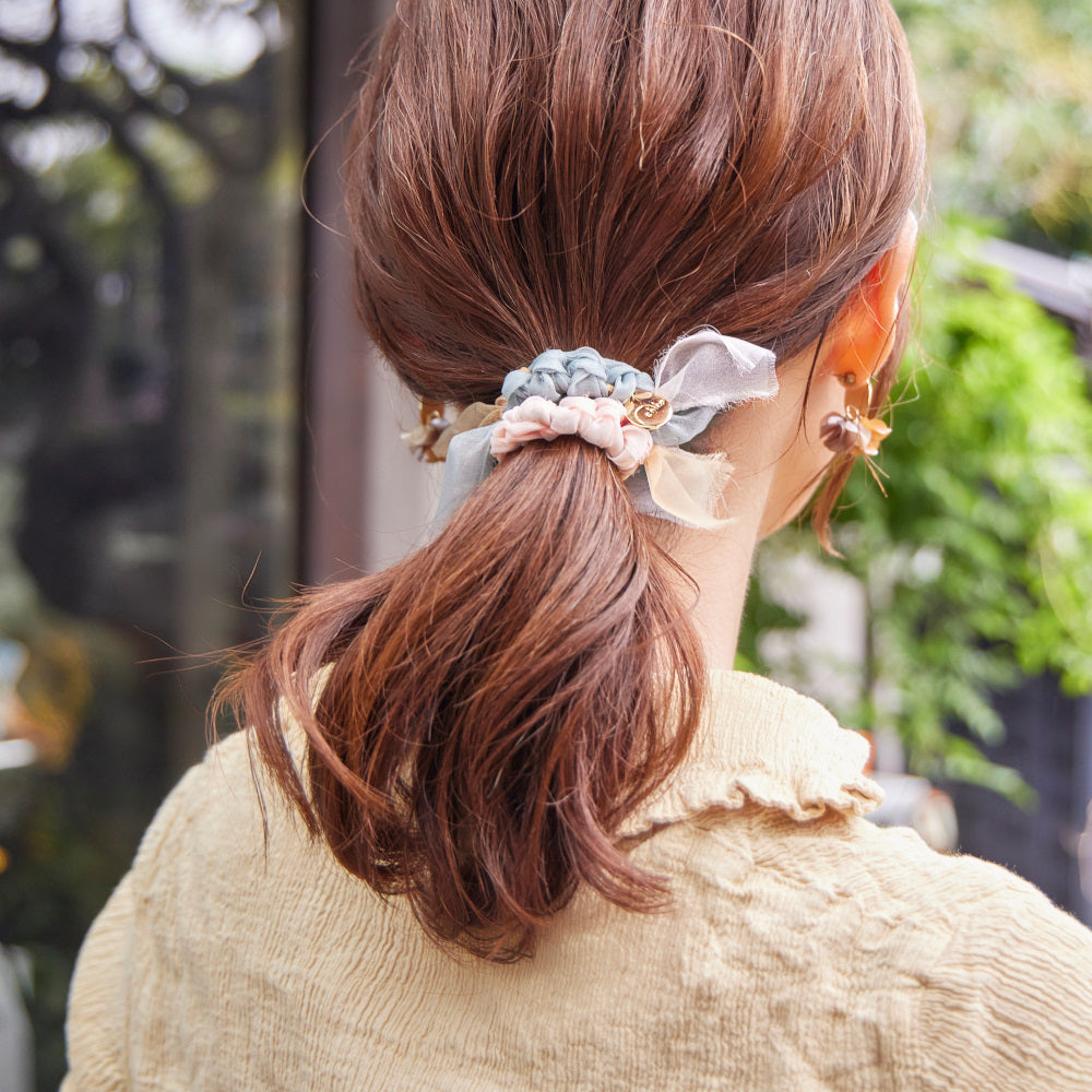 彩る咲き編みヘアゴム｜コスモス