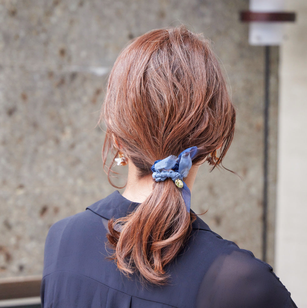 彩る咲き編みヘアゴム｜アズーロ