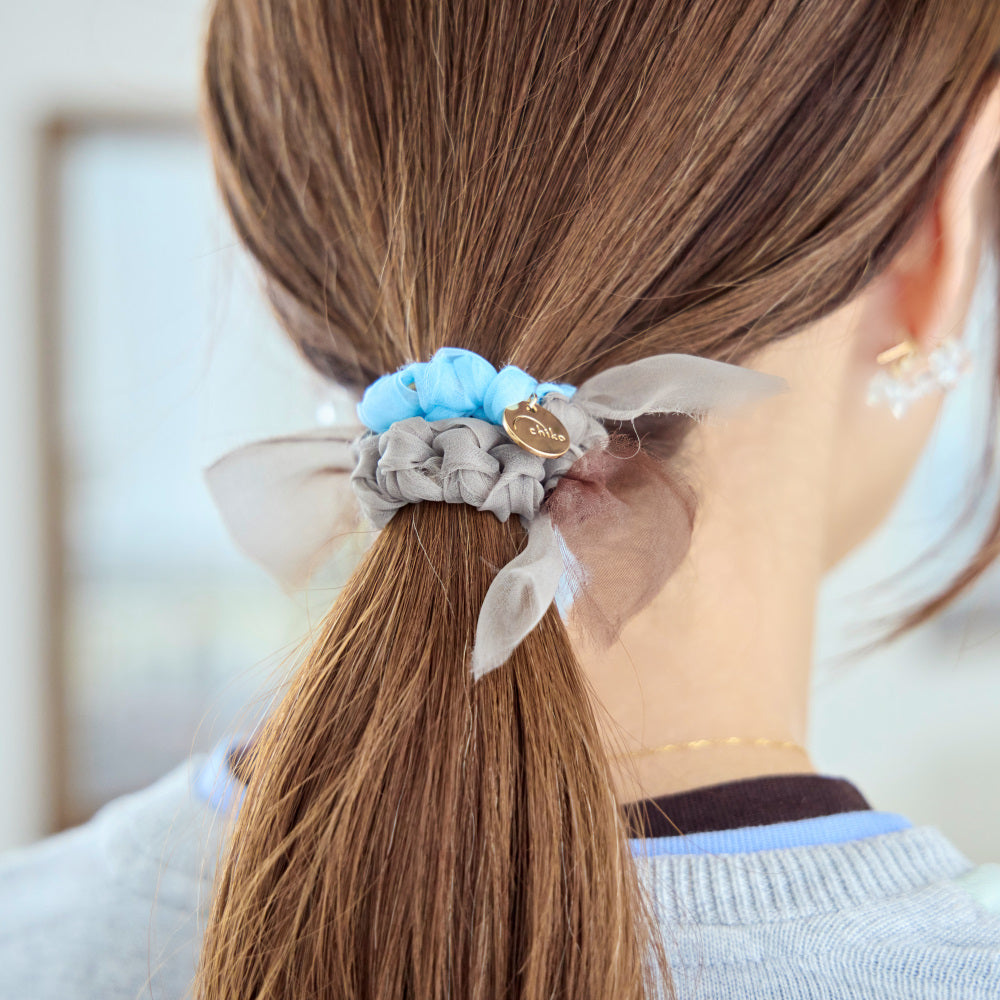ヘアゴム　親子姉妹ペア　ハンドメイドグログラン　ブルー❣️再販無し現品限り❣️317 彩る咲き編みヘアゴム｜シネマブルー – 咲き編みアーティストchiko