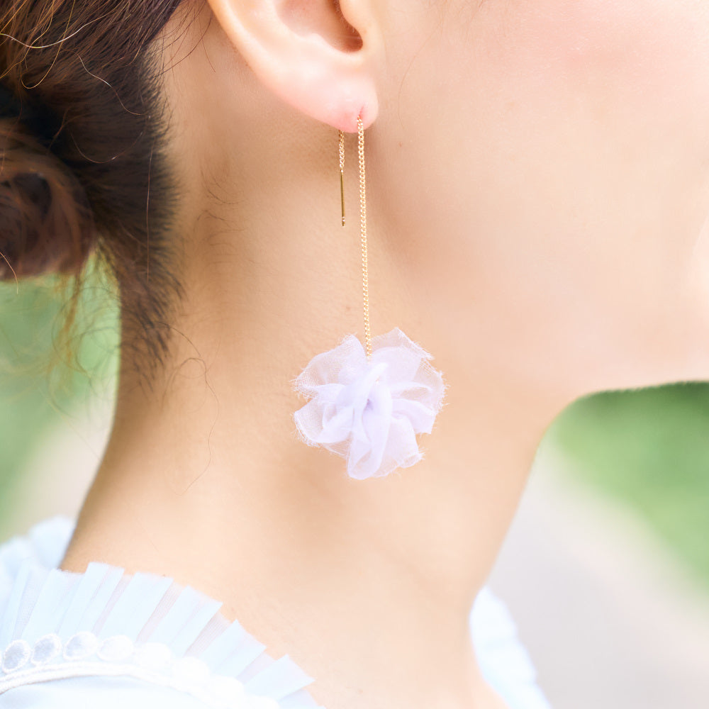 アジサイ～アーリーブルー｜ゆれる花咲きぽんぽんフリル｜ピアス 